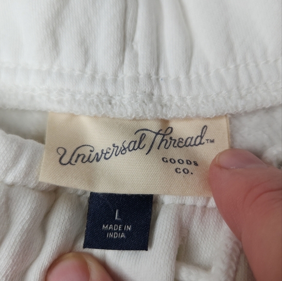 Women's Mid-Rise Fleece Shorts - Universal Thread White L - Picture 9 of 12